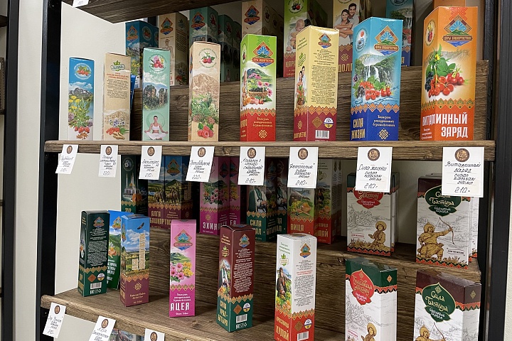 天然巴什基尔蜂蜜现在可在科斯特罗马!