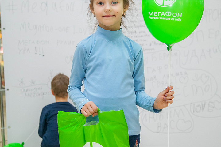 Megafon沙龙开幕照片报道